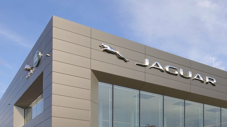 Fehlende Zulassungen: Streit um Zielvereinbarung bei Jaguar Land Rover
