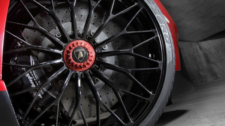 Lamborghini: Aventador Superveloce oben ohne