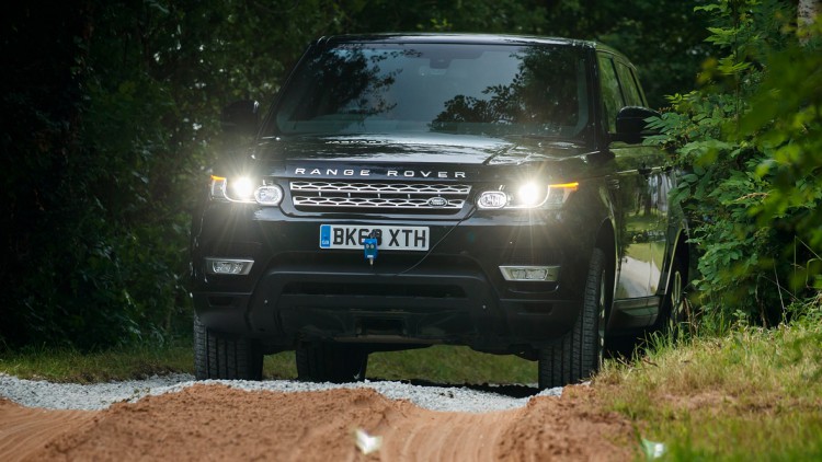 Land Rover: Autonom ins Gelände
