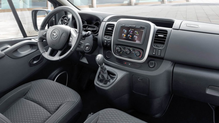 Opel Vivaro Tourer: Irmscher möbelt Innenraum auf