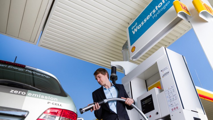 Shell eröffnet Wasserstoff-Tankstelle in Hamburg