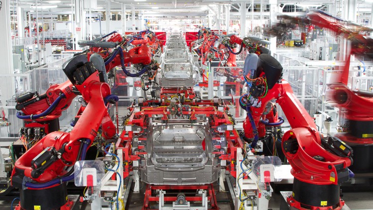 Elektroauto-Hersteller: Tesla baut Stellen ab