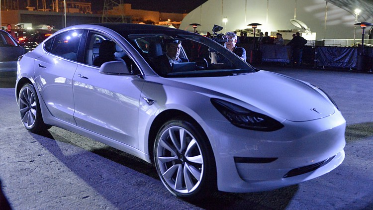 US-Verbrauchermagazin: Doch Kaufempfehlung für Tesla Model 3