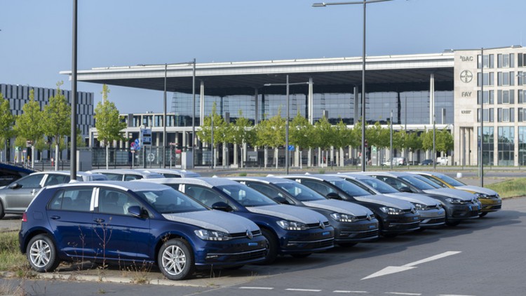 WLTP-Umstellung: VW macht BER zum Parkplatz