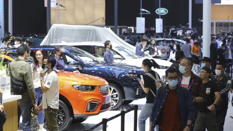 Autobauer: Erholung in China ist "Rettungsanker"