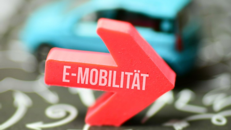 Branchentreffen im Kanzleramt: Rascher Hochlauf der E-Mobilität erforderlich