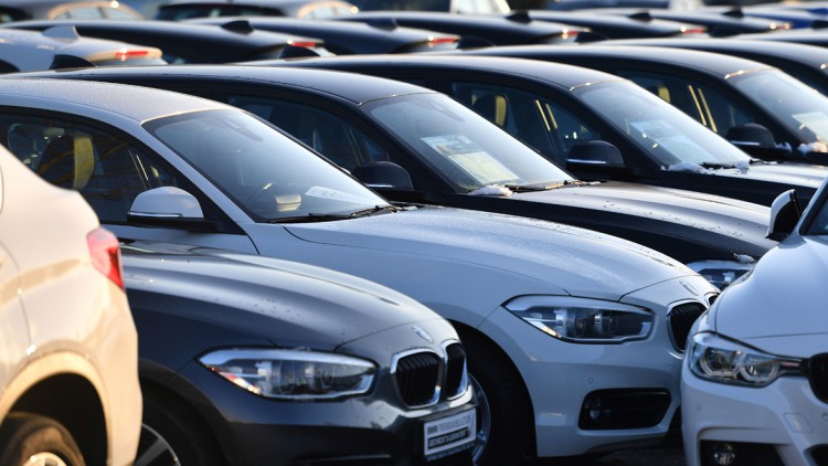 Neue Fakten zum Gebrauchtwagenkauf: Trotz Corona setzen Verbraucher auf Probefahrten