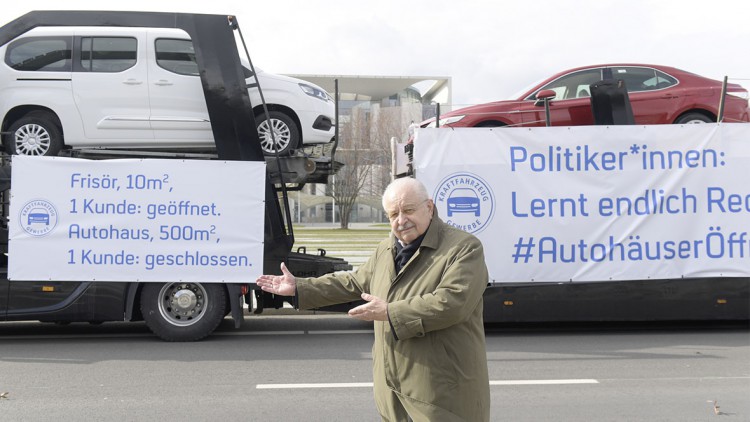 Protest vor Kanzleramt: ZDK fordert Öffnung des Autohandels