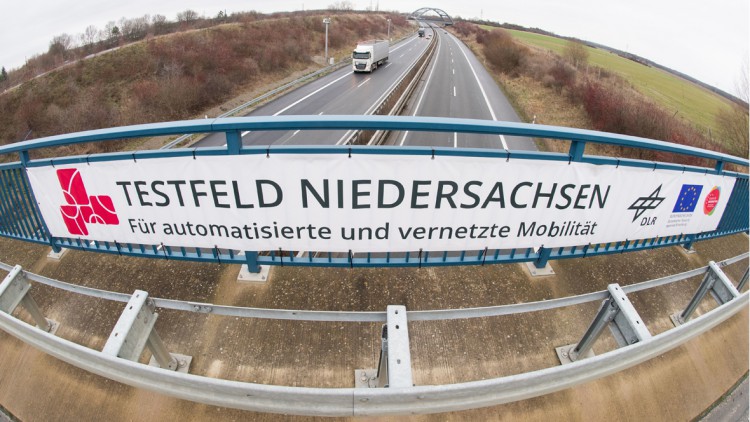 Forschung: Niedersachsen will Teststrecken für vernetztes Fahren koordinieren 