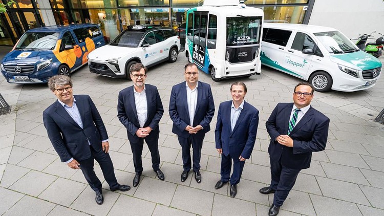 Pilotprojekt im Rhein-Main-Gebiet: Autonome Autos ergänzen ÖPNV