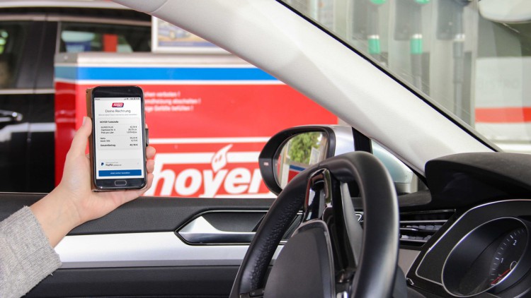 Mobiles Bezahlen: Connected Fueling von Pace bei Hoyer