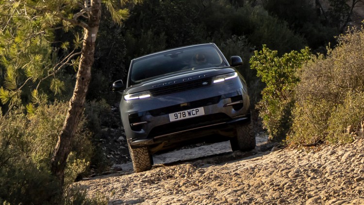 Mit dem Range Rover Sport PHEV im Gelände: Mit Strom über Stock und Stein