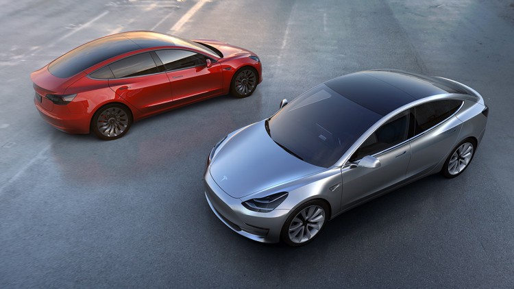 Irreführende Werbung und Fahrzeugüberwachung: Tesla verklagt