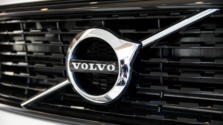 Autoindustrie: Volvo-Produktion läuft wieder an