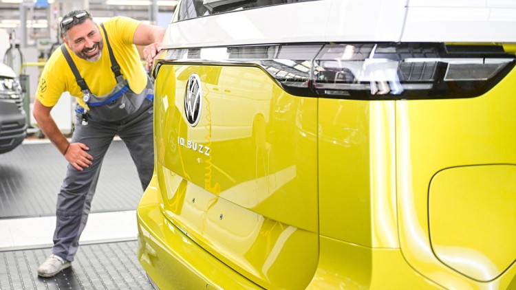 Werk Hannover "randvoll": VW prüft Produktionsausweitung für ID.Buzz