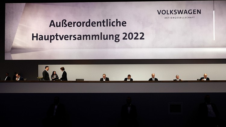 VW-Aktionäre klopfen Porsche-Börsengang ab: Geldregen mit Gegenwind