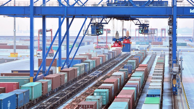 Hafenbahn des Jadeweserports wird bis Ende 2022 elektrifiziert