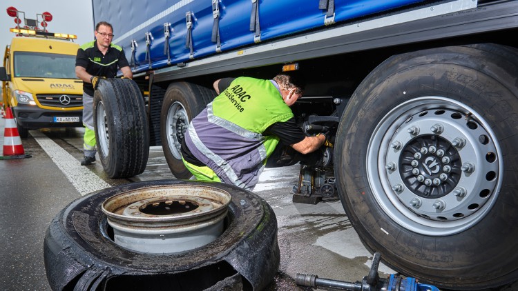 ADAC Truckservice zählt 40.000 Panneneinsätze