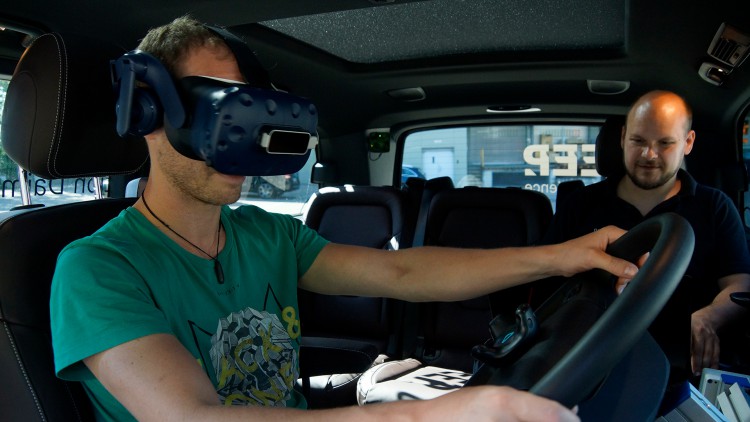 Daimler: Fahrer testen neue digitale Fahrzeugsysteme