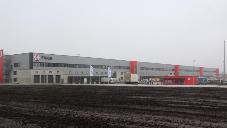 Fiege stellt neuen Logistikstandort bei Hannover fertig