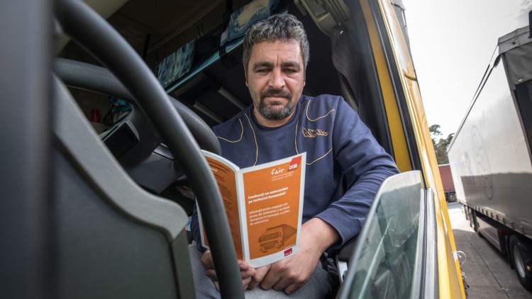 Viele osteuropäische Fernfahrer leben in der Fremde im Lkw