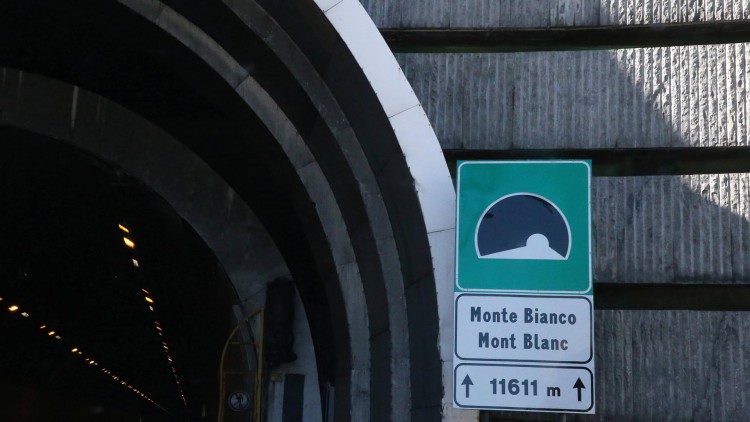 Mont-Blanc-Tunnel für drei Wochen komplett gesperrt