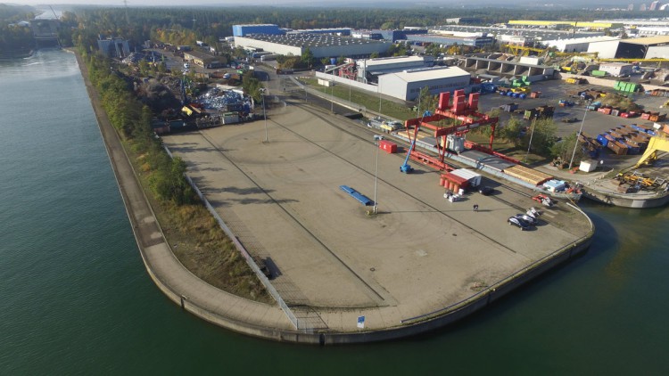 Hafen Gruber Logistics Kombinierter Schwerlasttransport