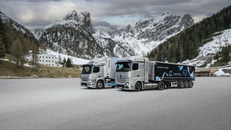 Lkw_alternative_Antriebe_Alpen_Daimler_Truck