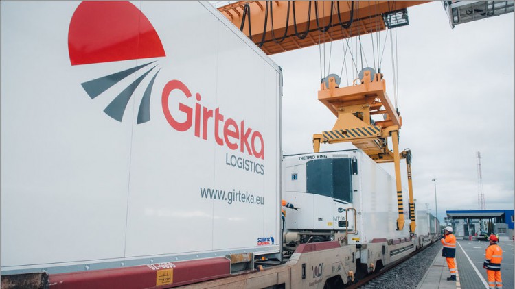 Girteka Logistics baut intermodalen Schienengüterverkehr aus
