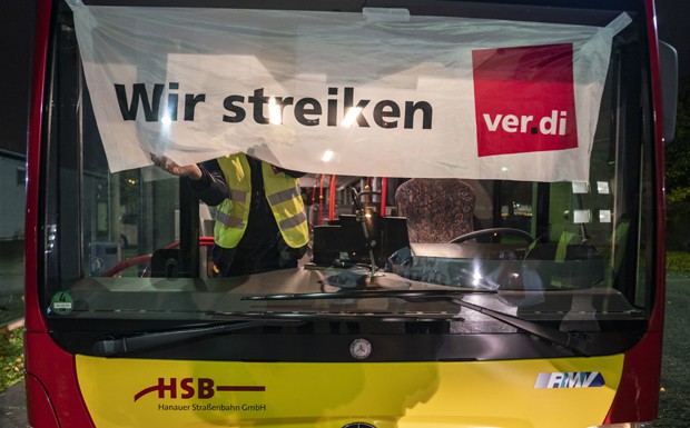 Tarifeinigung: Deutlich mehr Geld für Hessens Busfahrer