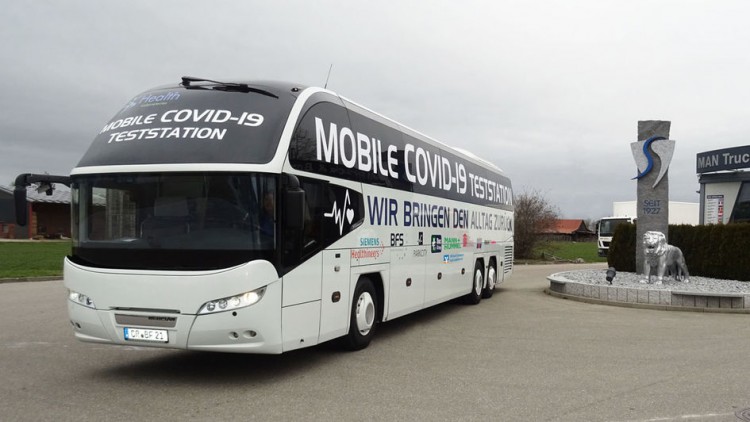 Prototyp: BFS-Reisebus als mobiles Test- und Impfzentrum 