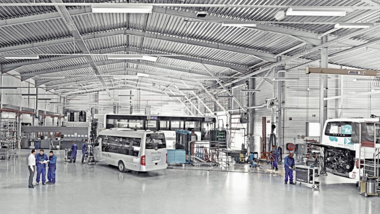 Daimler Trucks & Buses hält Servicenetz aufrecht