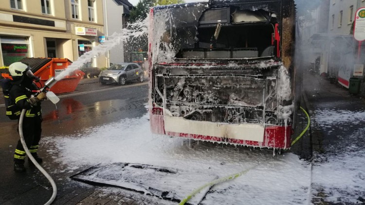 Brand: Busfahrer bringt Schulkinder in Sicherheit