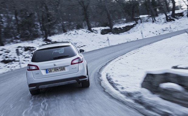 Peugeot-Wintercheck macht Fahrzeuge fit für Eis und Schnee 