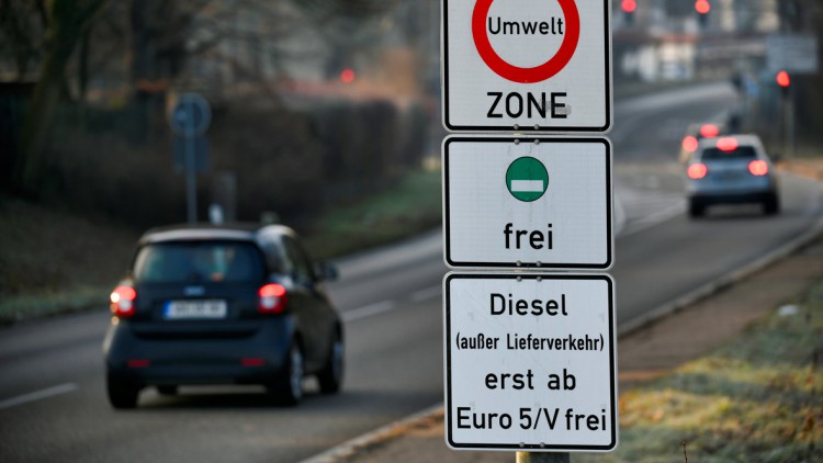 Fahrverbot für ältere Diesel: Zwei Klagen landen vor Gericht