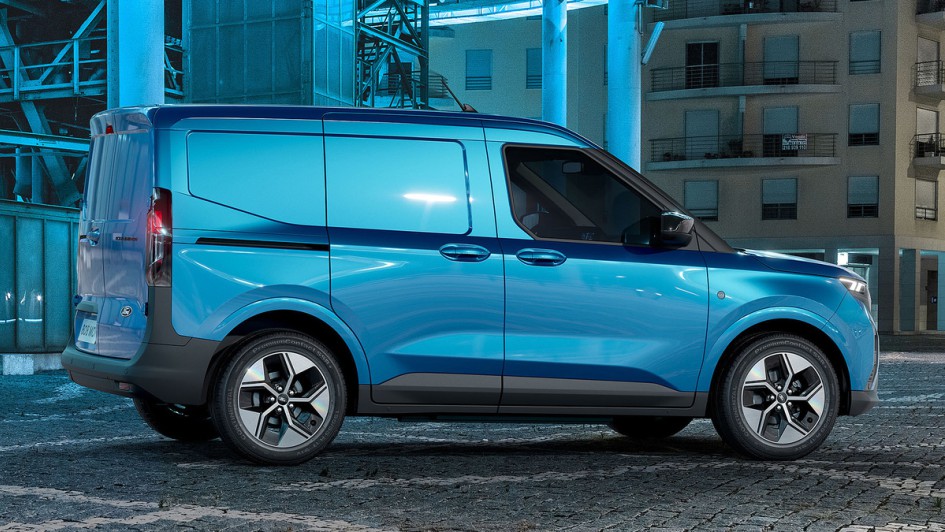 Ford Transit Courier (2024)